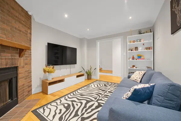 Vaughan, ON L4J 7J2,88 Judith AVE