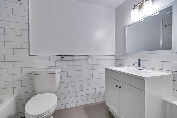 Mississauga, ON L4T 3M9,7555 Goreway DR #126