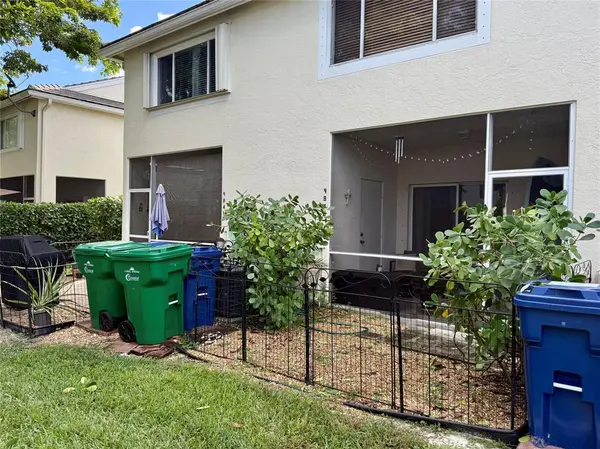 Coral Springs, FL 33076,9845 NW 56th Place #9845