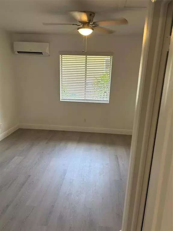 Hollywood, FL 33020,2440 Jackson St