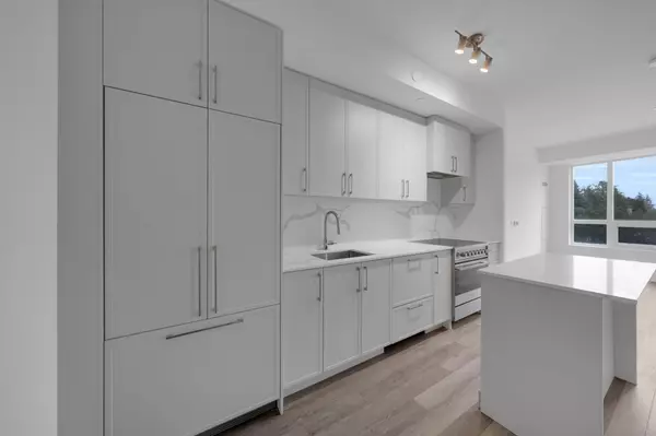 King, ON L7B 0R6,2075 King RD #203