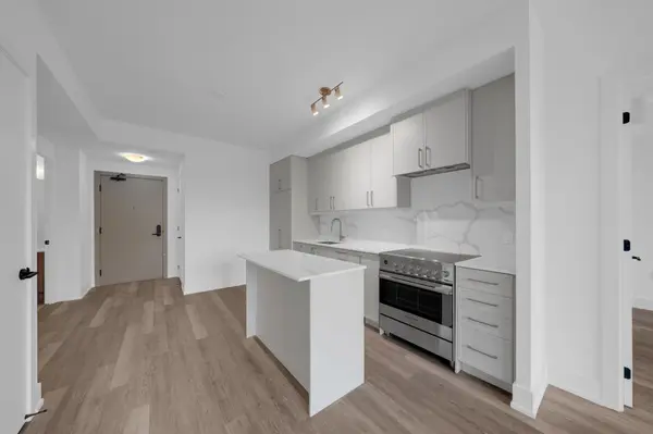 King, ON L7B 0R6,2075 King RD #203