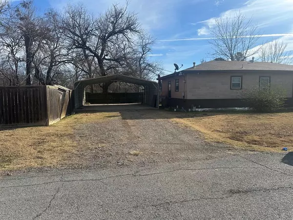 Denison, TX 75020,631 W Walker Street