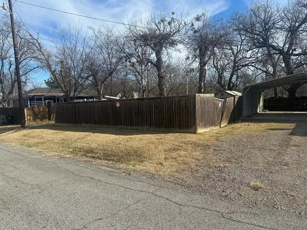 Denison, TX 75020,631 W Walker Street