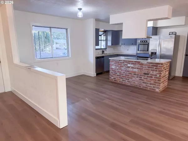 Canby, OR 97013,660 NE 20TH AVE