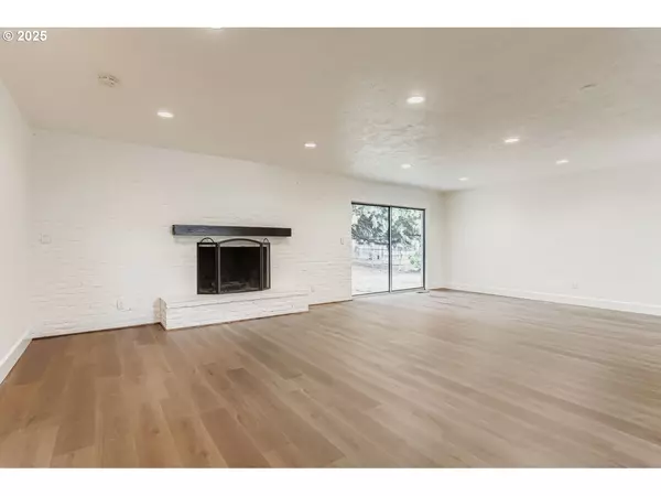 Canby, OR 97013,660 NE 20TH AVE