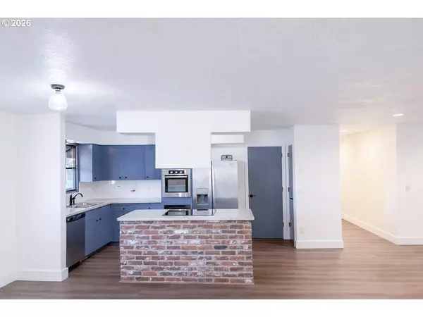 Canby, OR 97013,660 NE 20TH AVE