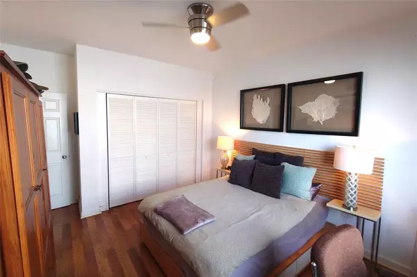 Miami Beach, FL 33139,1200 Euclid Ave #206