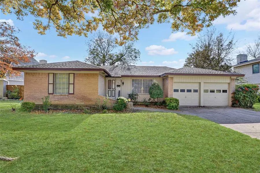 12118 Ridgefair Place, Farmers Branch, TX 75234