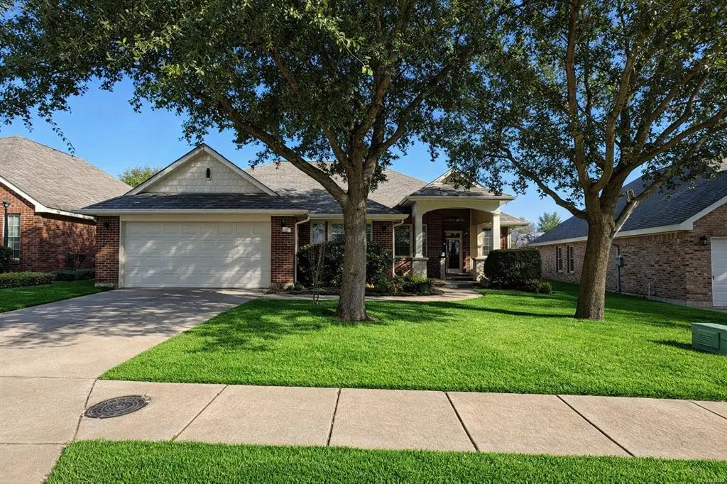 Dallas, TX 75249,8530 Vista Grande Drive