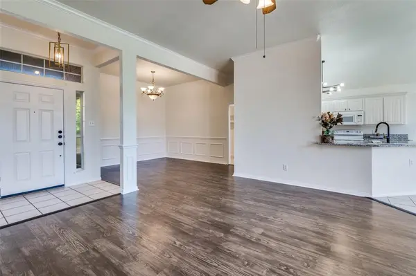 Arlington, TX 76001,803 W Lonesome Dove Trail