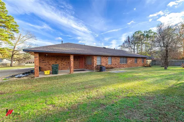 Shreveport, LA 71119,1806 Old Oaks Street