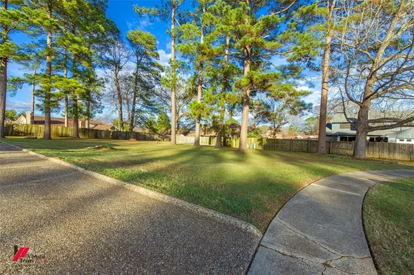 Shreveport, LA 71119,1806 Old Oaks Street