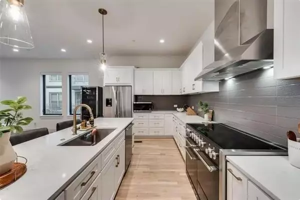 Dallas, TX 75219,2633 Reagan Street #106