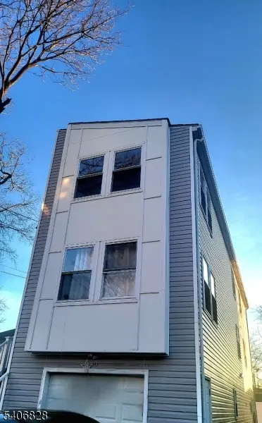 Newark City, NJ 07112,10 Shaw Ave #2