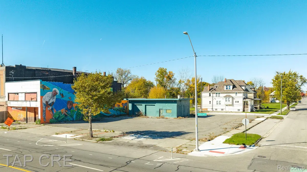 Detroit, MI 48215,14241 E JEFFERSON AVE