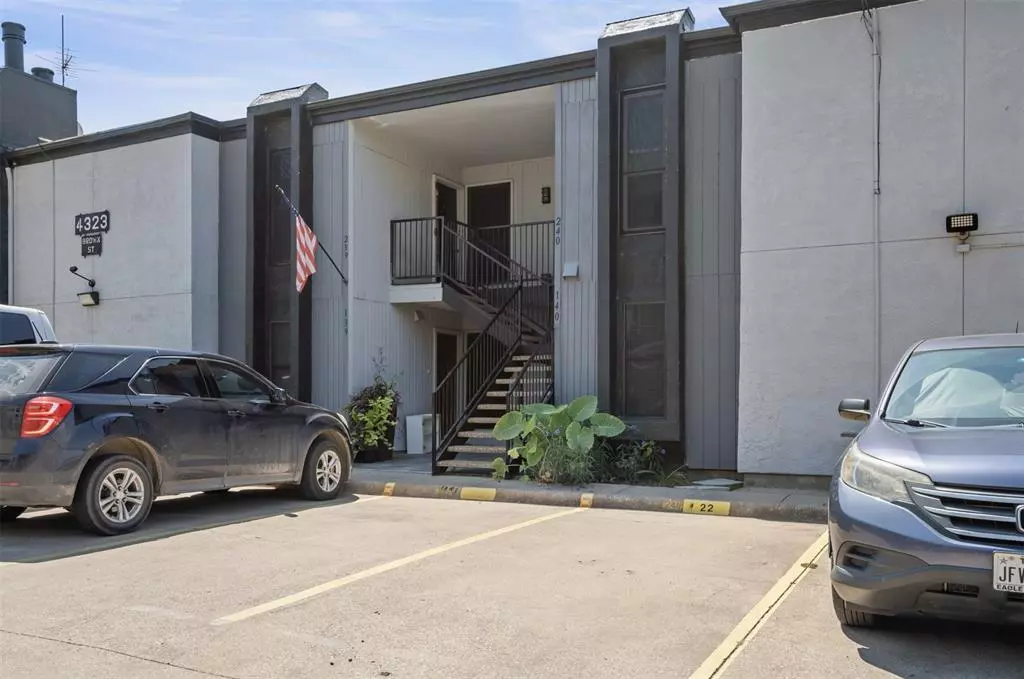 Dallas, TX 75219,4323 Brown Street #139