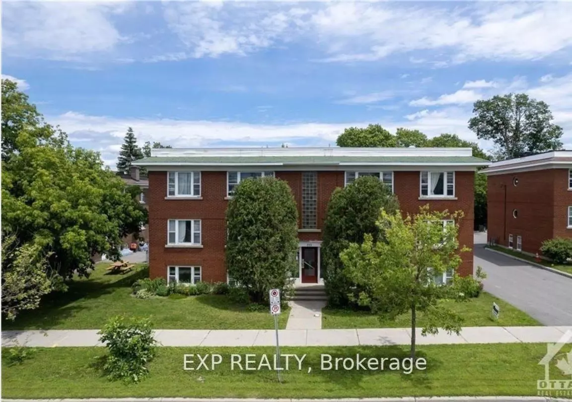 Carlington - Central Park, ON K1Z 5Y3,873 Kirkwood AVE