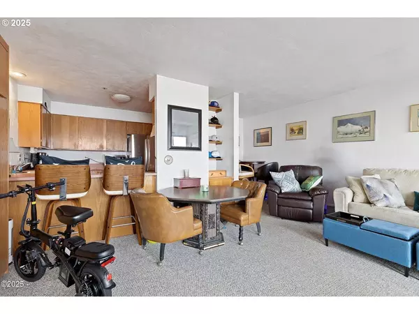 Newport, OR 97365,507 NW ALPINE ST #204