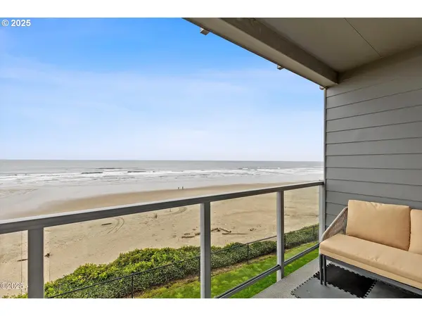 507 NW ALPINE ST #204, Newport, OR 97365