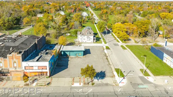 Detroit, MI 48215,14241 E JEFFERSON AVE