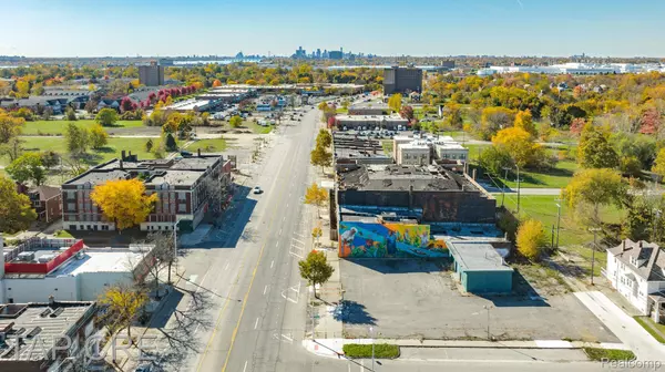 Detroit, MI 48215,14241 E JEFFERSON AVE