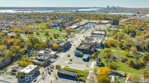 Detroit, MI 48215,14241 E JEFFERSON AVE