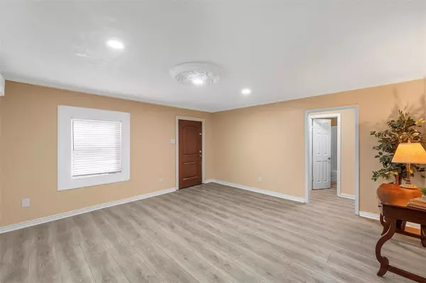 Beverly Hills, TX 76711,4505 Memorial Drive