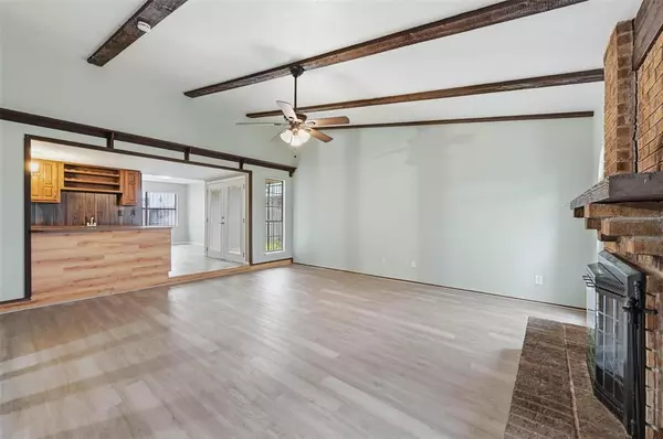 Grand Prairie, TX 75052,2102 Lewis Trail