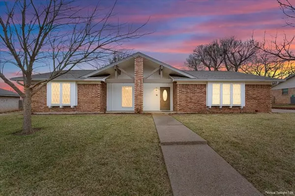 425 Lindenwood Lane W, Hewitt, TX 76643