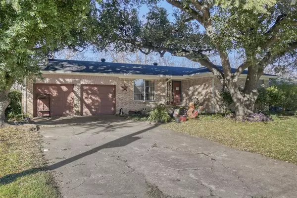 Benbrook, TX 76126,707 Cozby Street N