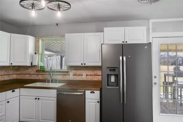 Bedford, TX 76022,812 Jerry Lane