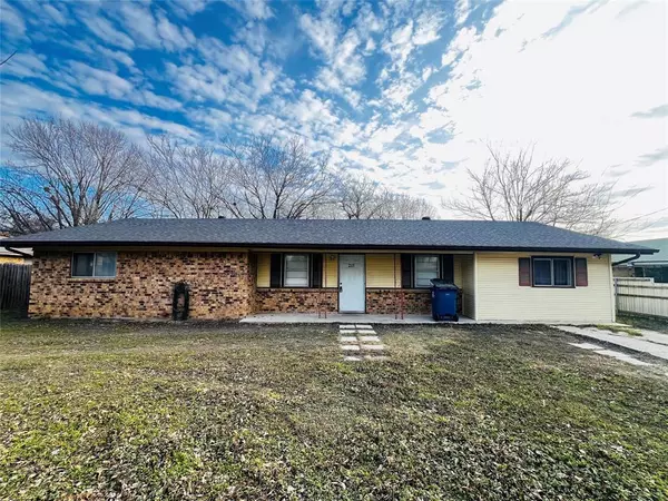 215 Birdwell Road, Corsicana, TX 75110