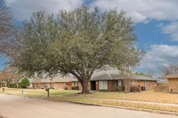 Plano, TX 75075,2425 Coleshire Drive