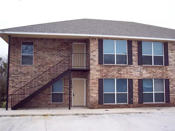 Weatherford, TX 76086,211 N Denton N #100