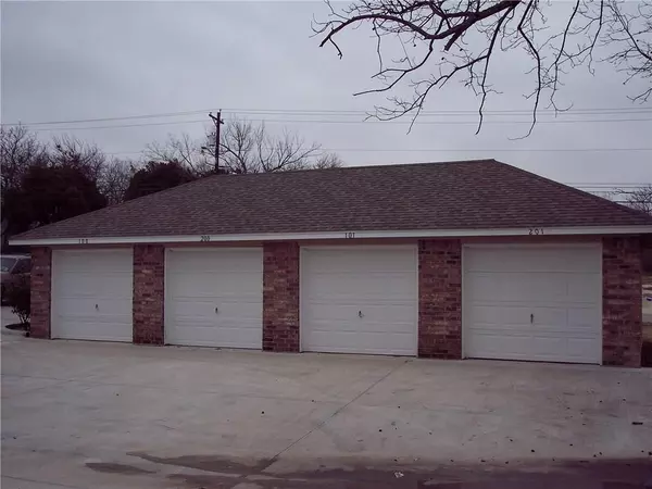 Weatherford, TX 76086,211 N Denton N #100