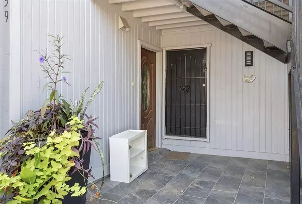 Dallas, TX 75219,4323 Brown Street #139