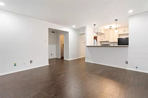 Dallas, TX 75219,4323 Brown Street #139