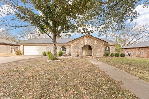 1108 Trace Road, Cleburne, TX 76033