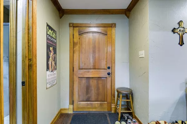 Midlothian, TX 76065,120 N 5th Street