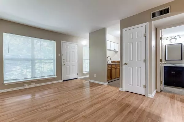 Dallas, TX 75214,5508 Tremont Street #6