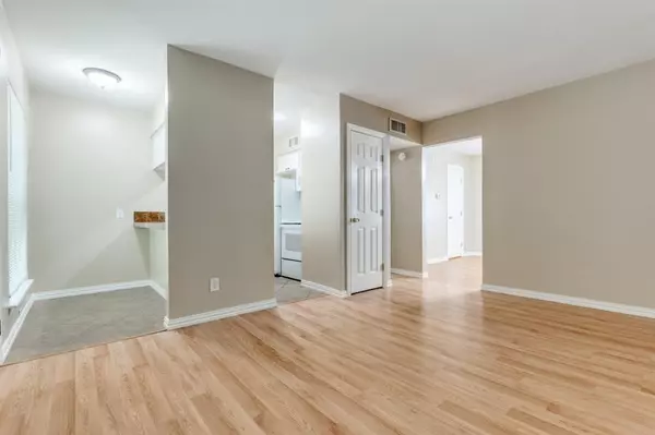 Dallas, TX 75214,5508 Tremont Street #6