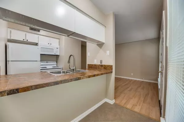 Dallas, TX 75214,5508 Tremont Street #6