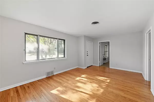 Fort Worth, TX 76109,3512 Park Ridge Boulevard