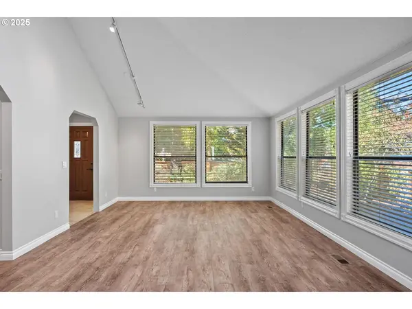 Gresham, OR 97030,994 NW WALLULA AVE