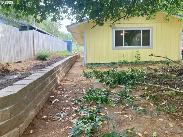 Florence, OR 97439,89301 SHORE CREST DR