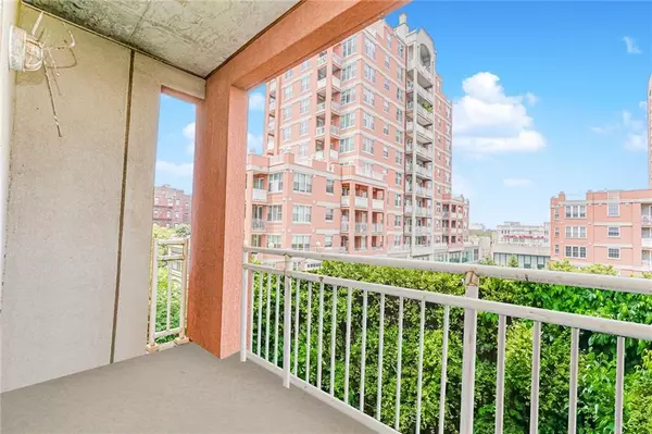 Brooklyn, NY 11235,60 Oceana DR West #4I