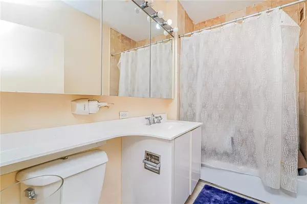 Brooklyn, NY 11235,60 Oceana DR West #4I