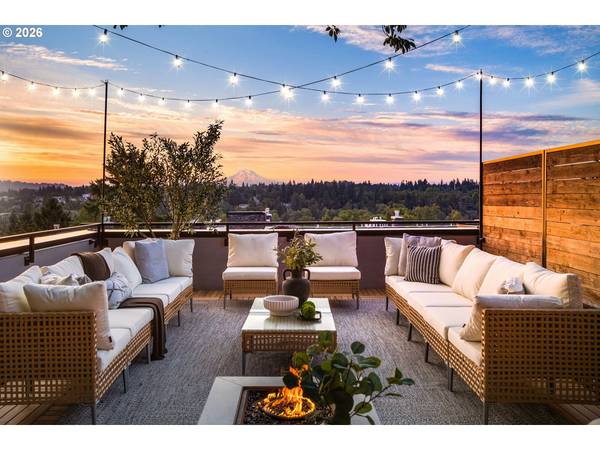 Lake Oswego, OR 97034,707 1st ST