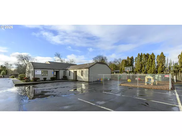 Newberg, OR 97132,504 N VILLA RD